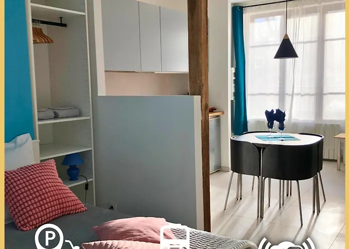 Evasions-eclipse, Centre-ville, Gare